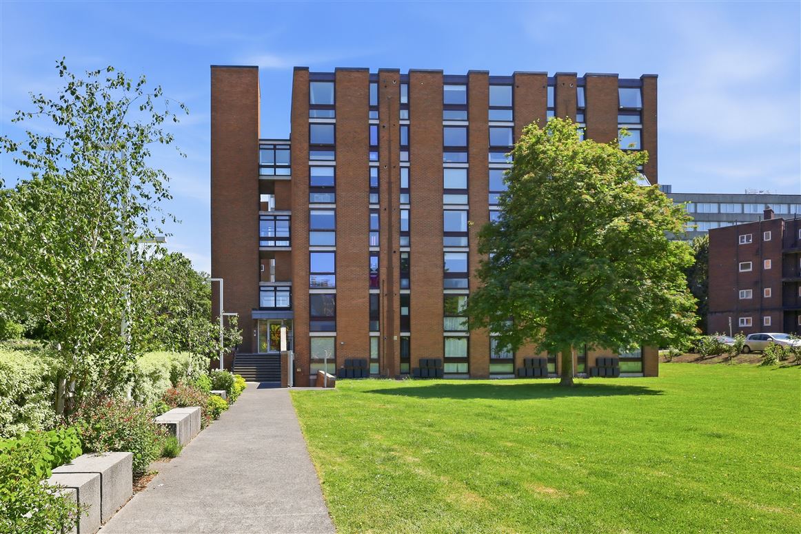 8 Rowan House, Mespil Estate, Sussex Road , Ballsbridge, Dublin 4