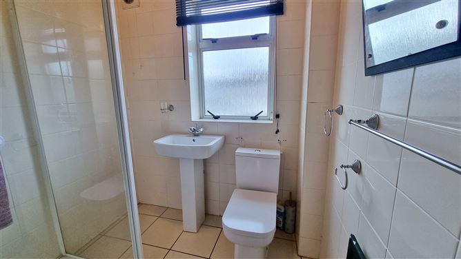 32 Raheen Park, Ballyfermot,   Dublin 10