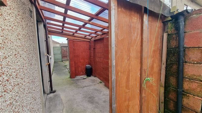32 Raheen Park, Ballyfermot,   Dublin 10
