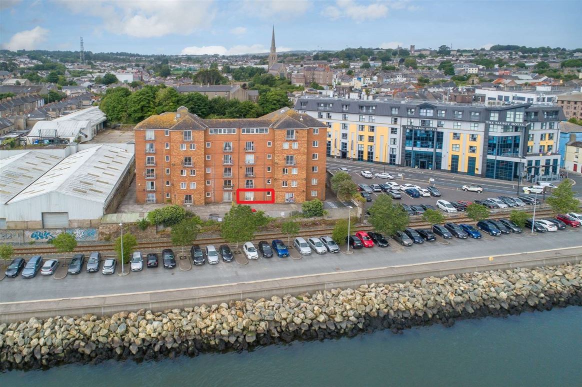 15 Seascape, Trinity Street, Wexford Town