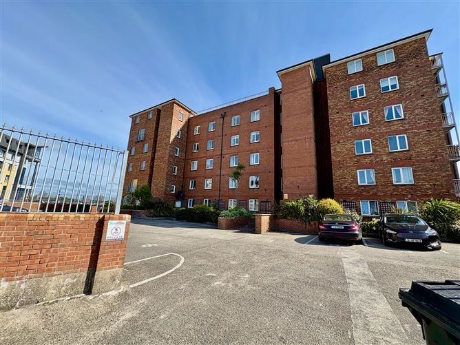 15 Seascape, Trinity Street, Wexford Town