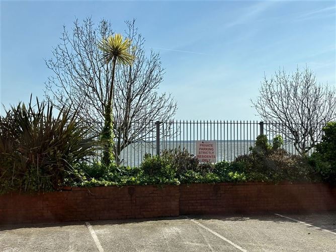 15 Seascape, Trinity Street, Wexford Town