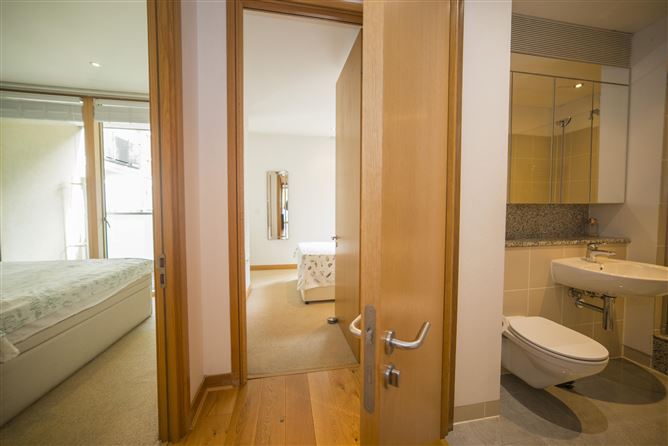 Apartment 32 Baltrasna House, Spencer Dock, IFSC, Dublin