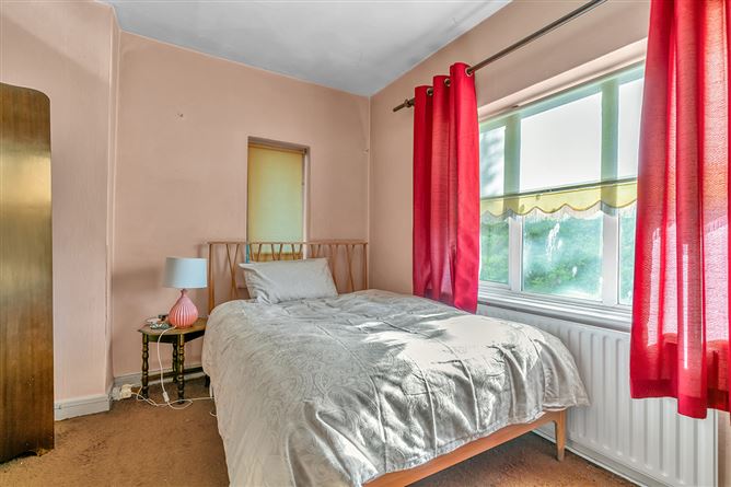 Crosscool House On c. 1.1 Acres, Edmondstown, Blessington, Wicklow