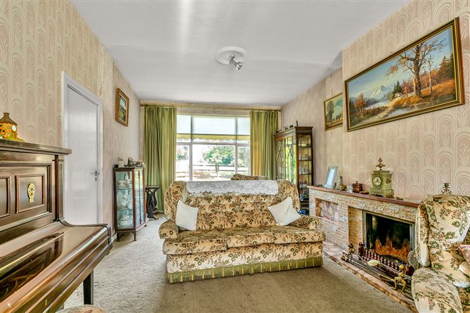 Crosscool House On c. 1.1 Acres, Edmondstown, Blessington, Wicklow