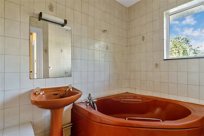 Crosscool House On c. 1.1 Acres, Edmondstown, Blessington, Wicklow