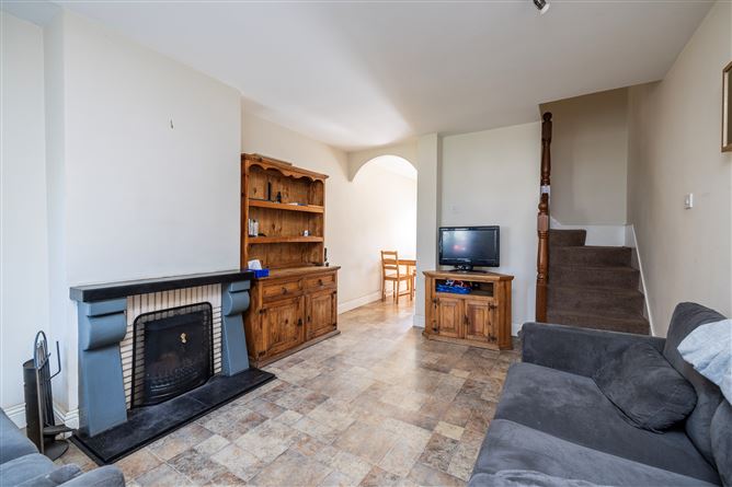 https://photos-a.propertyimages.ie/media/2/8/8/4923882/e0c93e09-1582-486a-ba64-72c7affb51c9_l.jpg