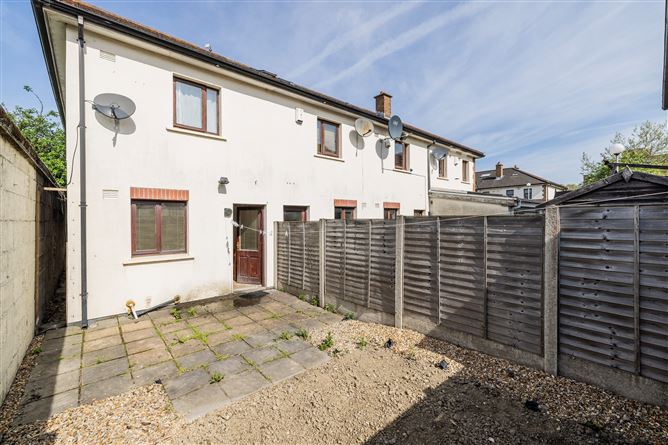 https://photos-a.propertyimages.ie/media/2/8/8/4923882/e0c93e09-1582-486a-ba64-72c7affb51c9_l.jpg