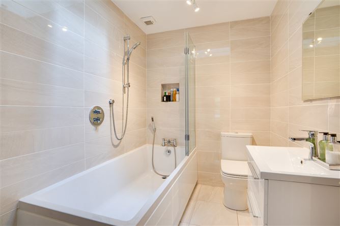 9 Hampton Park, St. Helens Wood, Booterstown, Co. Dublin