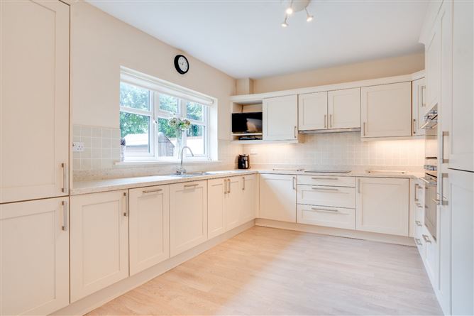 9 Hampton Park, St. Helens Wood, Booterstown, Co. Dublin