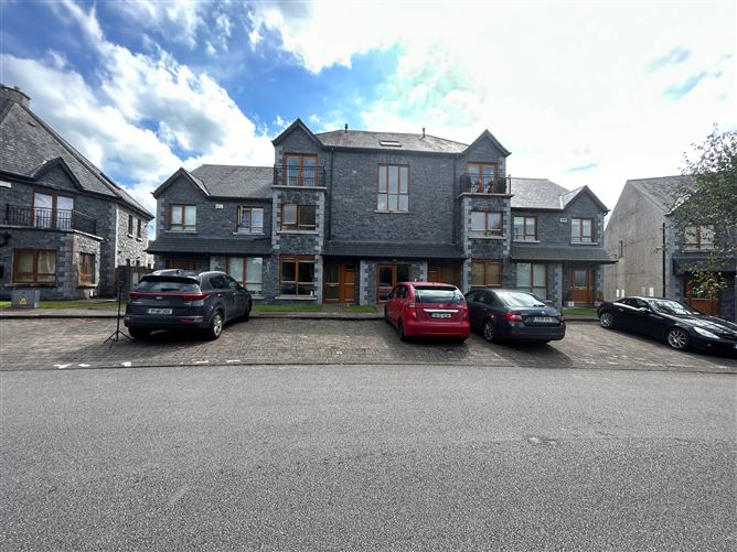 5 The Oaks, Lakepoint Park, Mullingar, Westmeath CML Auctioneers