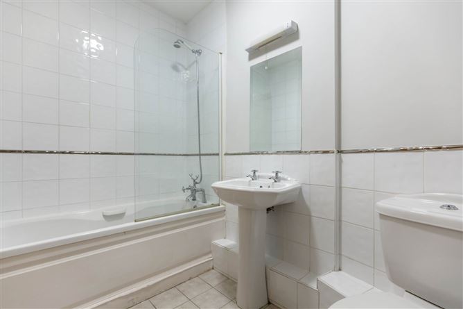 Apartment 5, Friarsland Crescent, Roebuck Road, Clonskeagh, Dublin 14, County Dublin