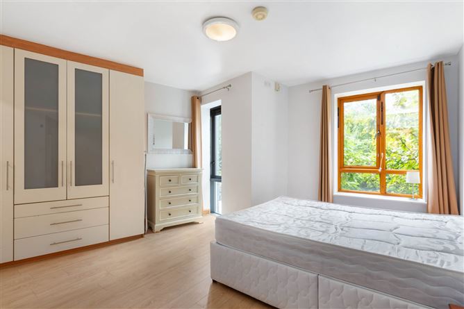 Apartment 5, Friarsland Crescent, Roebuck Road, Clonskeagh, Dublin 14, County Dublin