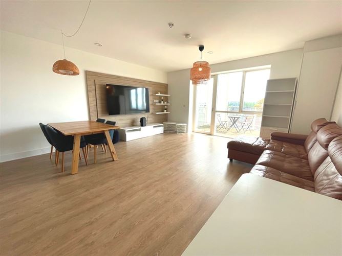 Crofton Hall, Hamilton Park, Castleknock, Dublin 15