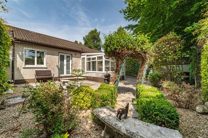 https://photos-a.propertyimages.ie/media/2/8/9/5010982/25ca0bed-ec84-41b2-9e11-9f51e2dadca3_l.jpg