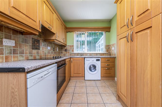 https://photos-a.propertyimages.ie/media/2/8/9/5010982/25ca0bed-ec84-41b2-9e11-9f51e2dadca3_l.jpg