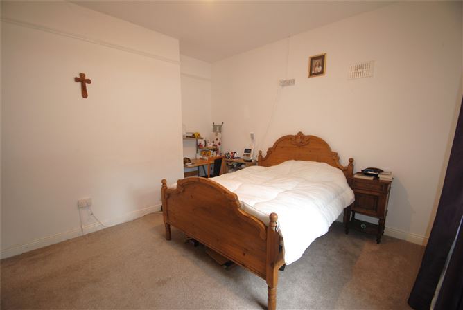 6 Church Avenue, Templemore, Co. Tipperary