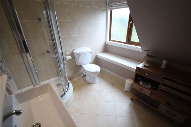4 Heatherfield Lawn, Carrigaline, Cork