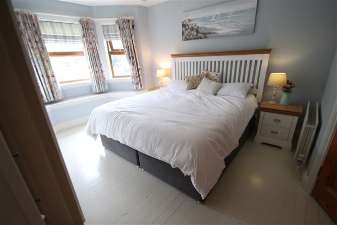 4 Heatherfield Lawn, Carrigaline, Cork