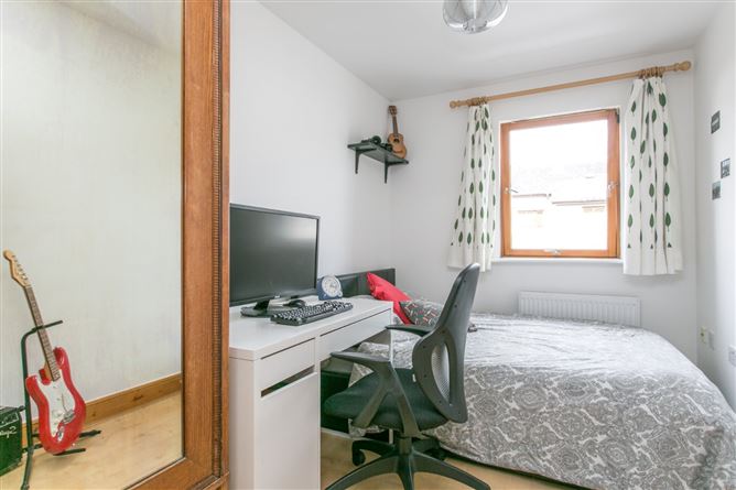 20 Belarmine Close, Stepaside, Dublin 18