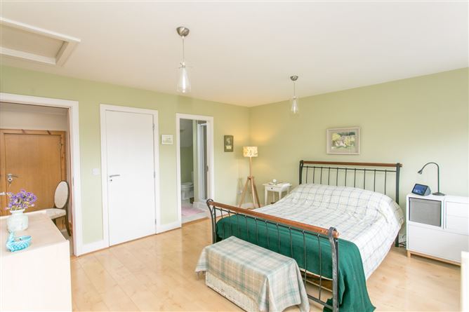 20 Belarmine Close, Stepaside, Dublin 18