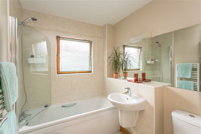 20 Belarmine Close, Stepaside, Dublin 18