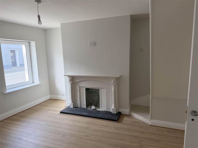 30 Railway View, Roscrea, Tipperary