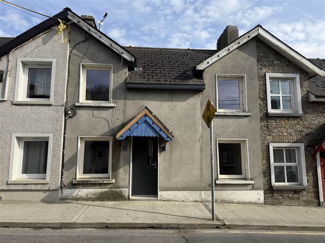 30 Railway View, Roscrea, Tipperary