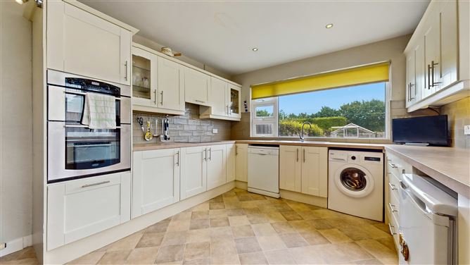 Photo 8 of 21 — 61 Shanganagh Grove, Shankill, Dublin 18