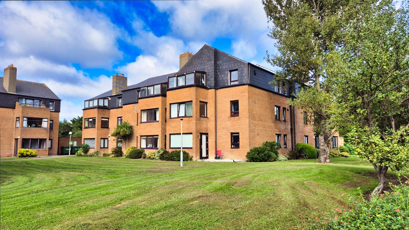 30 Radcliffe, Sutton, Dublin 13