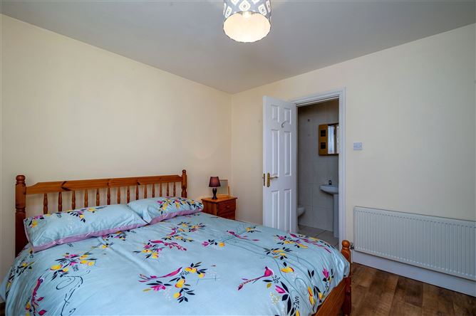 40 Woodland Drive, Collegewood, Mallow, Co. Cork.