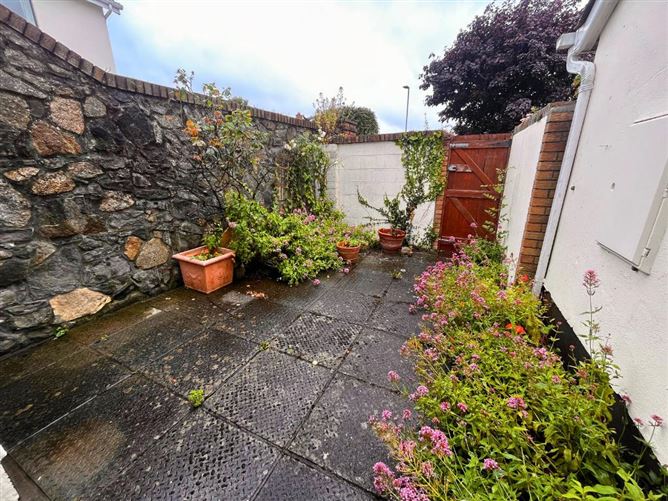 37 Rosemount Court, Booterstown, County Dublin