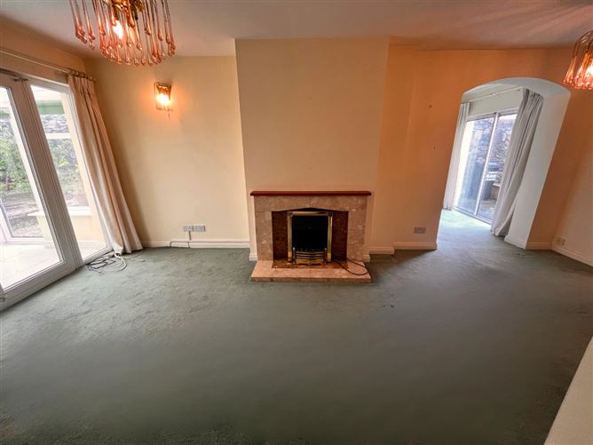 37 Rosemount Court, Booterstown, County Dublin