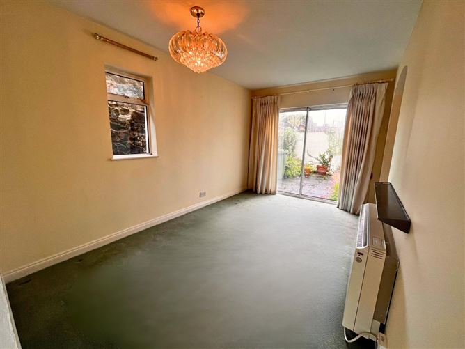 37 Rosemount Court, Booterstown, County Dublin