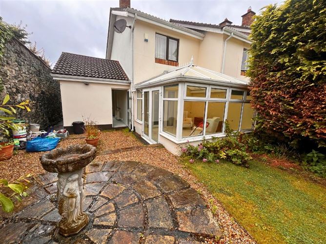 37 Rosemount Court, Booterstown, County Dublin