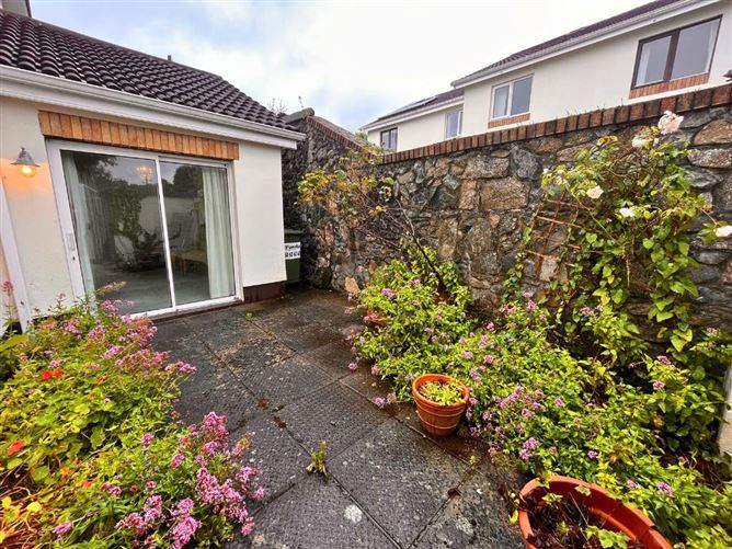 37 Rosemount Court, Booterstown, County Dublin
