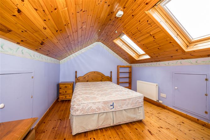 https://photos-a.propertyimages.ie/media/2/9/2/4922292/fe279f48-8f72-4912-9792-7063fd2b7b93_l.jpg