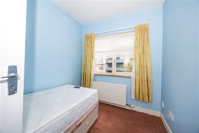 https://photos-a.propertyimages.ie/media/2/9/2/4922292/fe279f48-8f72-4912-9792-7063fd2b7b93_l.jpg