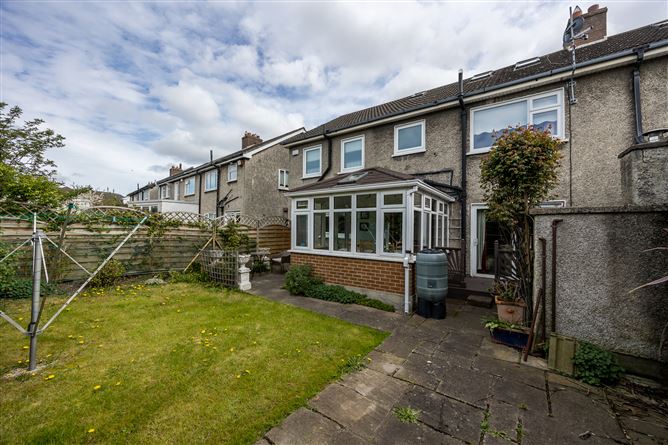 https://photos-a.propertyimages.ie/media/2/9/2/4922292/fe279f48-8f72-4912-9792-7063fd2b7b93_l.jpg