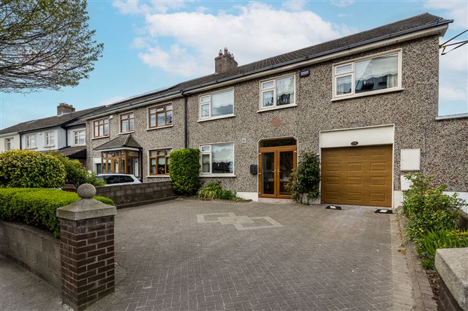 https://photos-a.propertyimages.ie/media/2/9/2/4922292/fe279f48-8f72-4912-9792-7063fd2b7b93_l.jpg