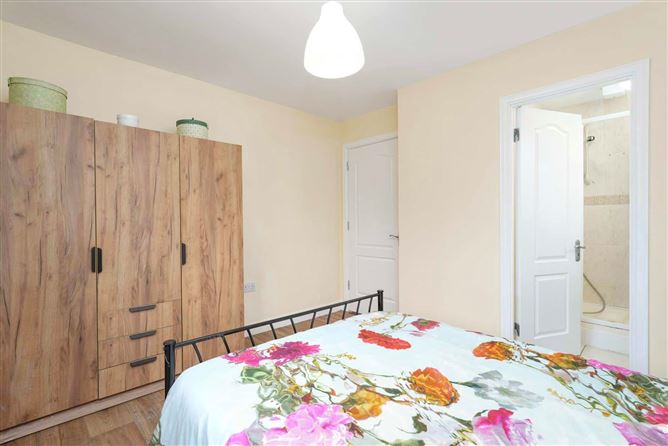 42 Eaton Terrace, Rathcoole, Co. Dublin