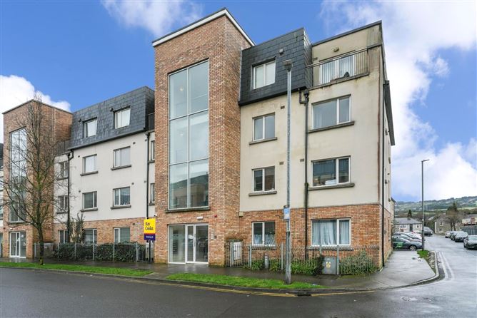 42 Eaton Terrace, Rathcoole, Co. Dublin