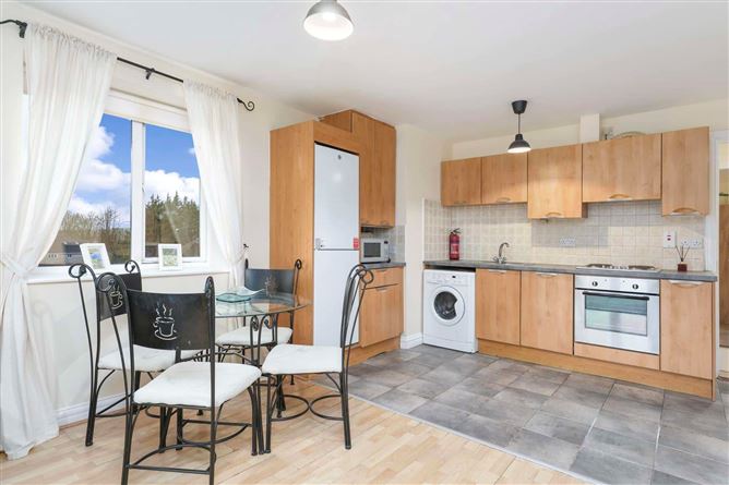 42 Eaton Terrace, Rathcoole, Co. Dublin