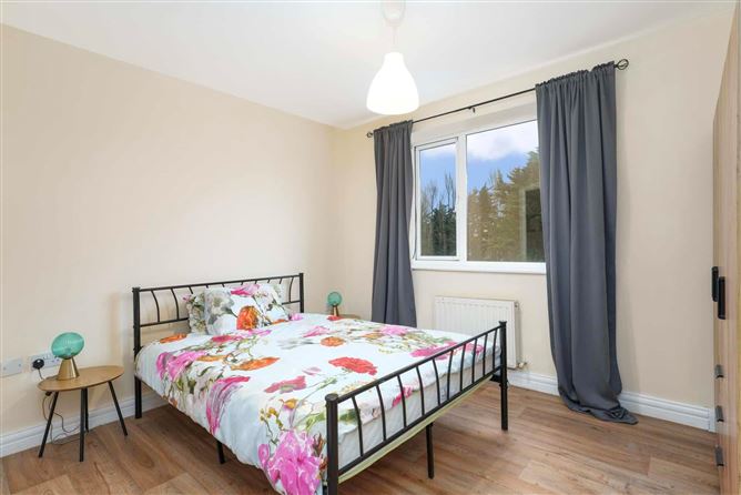 42 Eaton Terrace, Rathcoole, Co. Dublin