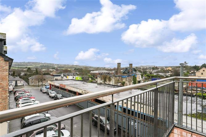 42 Eaton Terrace, Rathcoole, Co. Dublin