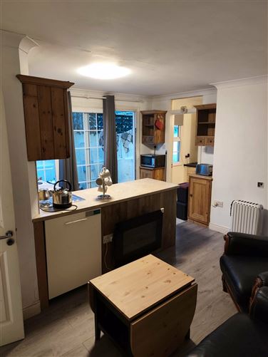 https://photos-a.propertyimages.ie/media/2/9/2/5024292/ce27836a-1304-4f93-ac86-9d01988aab5f_l.jpg