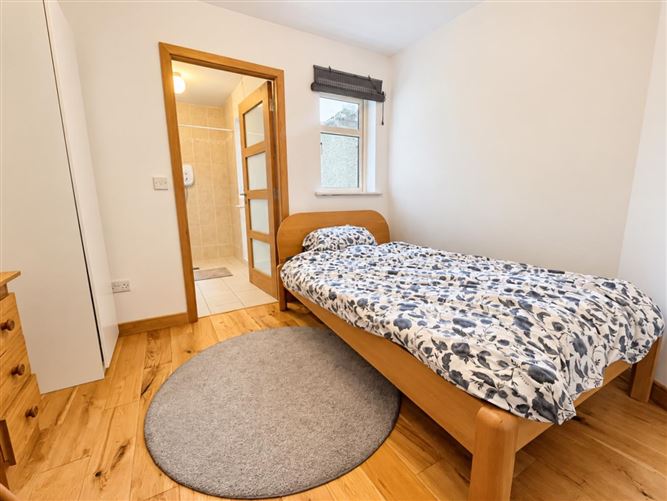 64 Doorly Park, Sligo