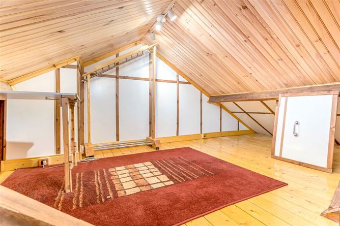 43 Hillcrest Park, Lucan, Dublin