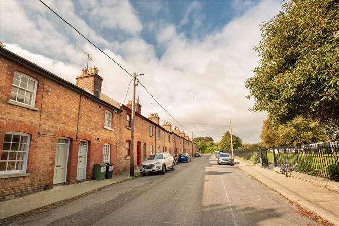 11 Eden Terrace, Glasthule, County Dublin