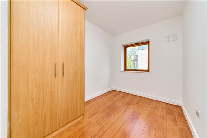 Photo 9 of 15 — 15 Bradogue Court, Annamoe Road, Dublin 7